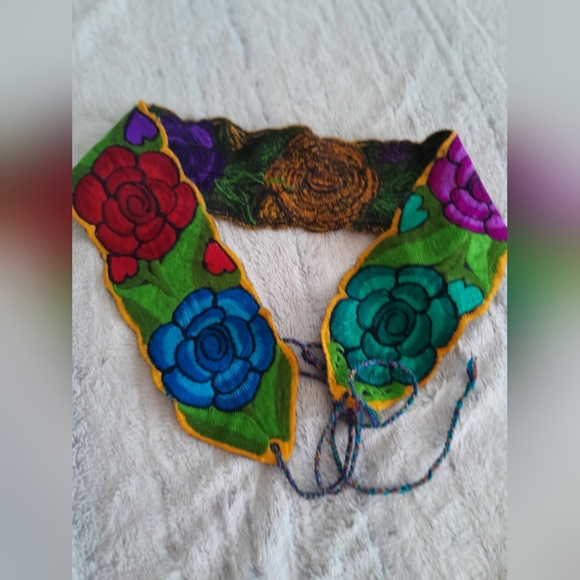 Women's Handmade Floral Embroidered Mexican Fabric Wrap Belt - Picture 3 of 6